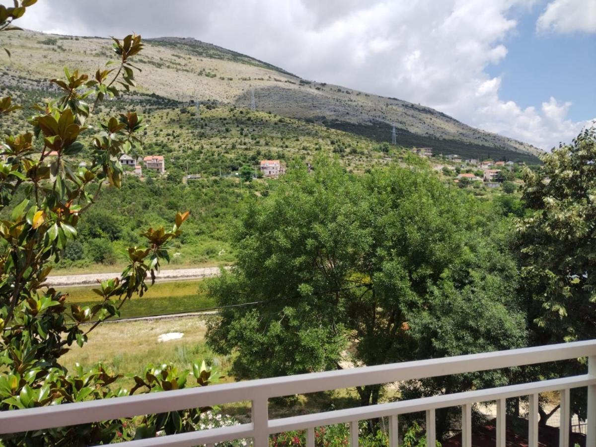 Hotel River Side Trebinje Extérieur photo