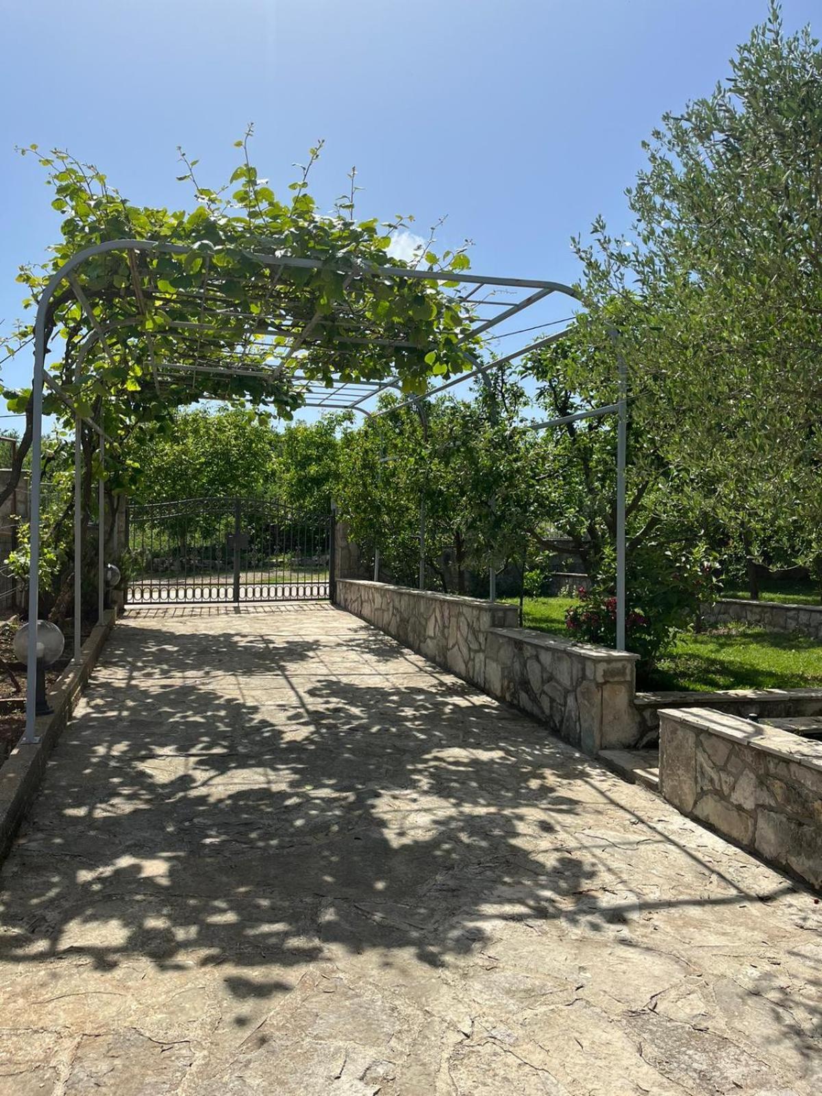 Hotel River Side Trebinje Extérieur photo